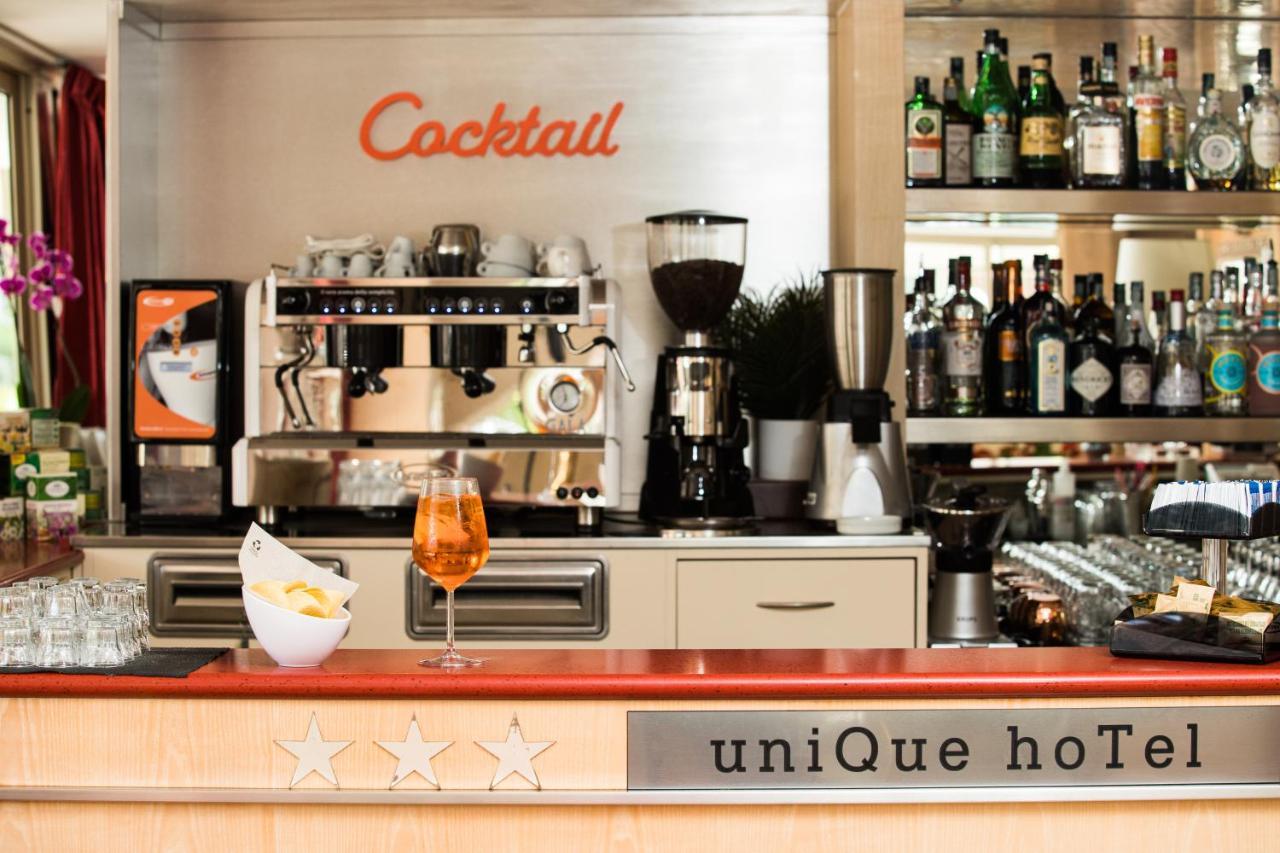 Unique Hotel เชเซนาติโก ภายนอก รูปภาพ
